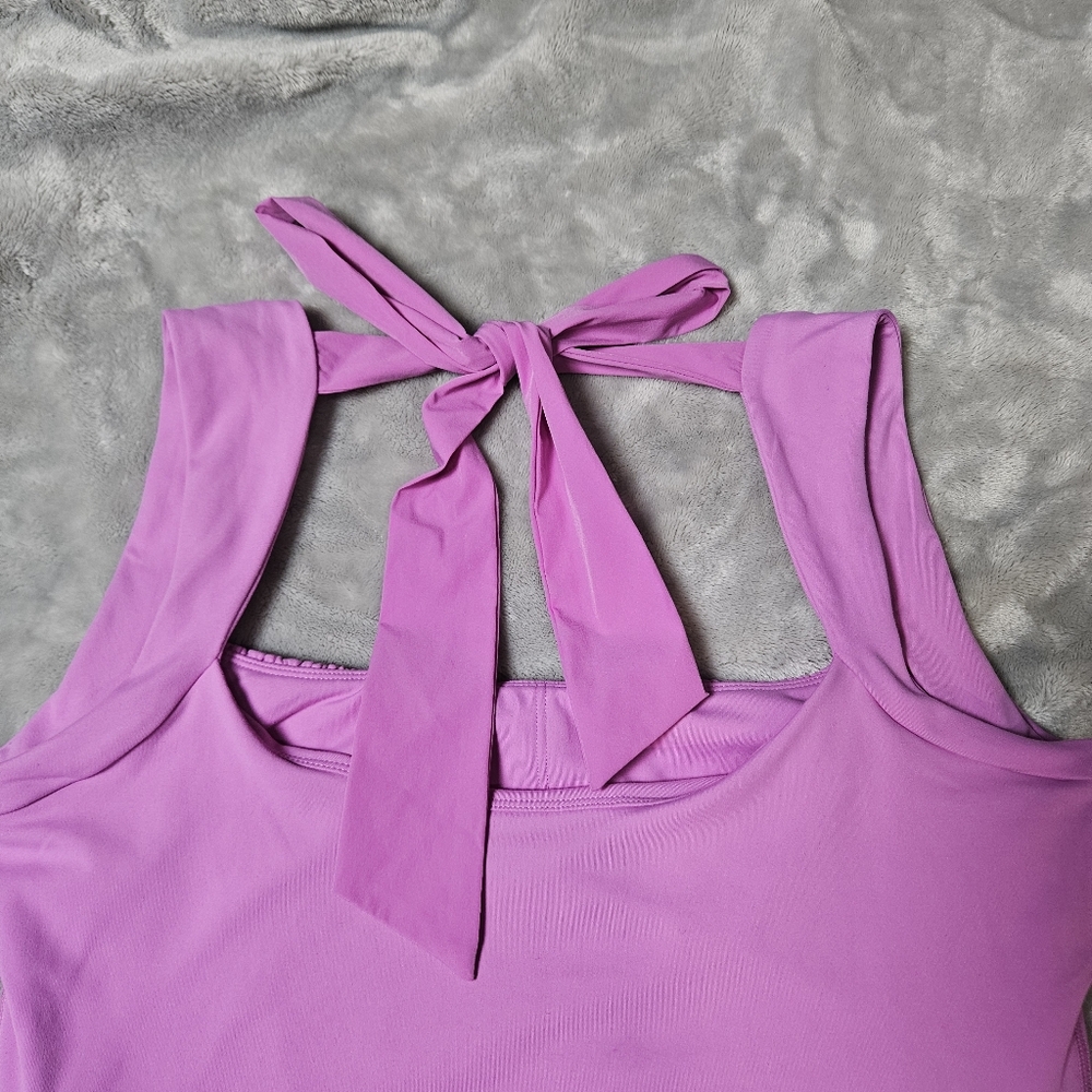 NEW! Blogilates First Bloom Bow Back Tank - Picture 9 of 13